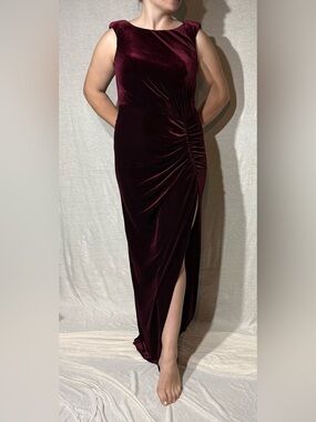 Azazie Size 12 Sleeveless Velvet Maxi Dress in Deep Wine